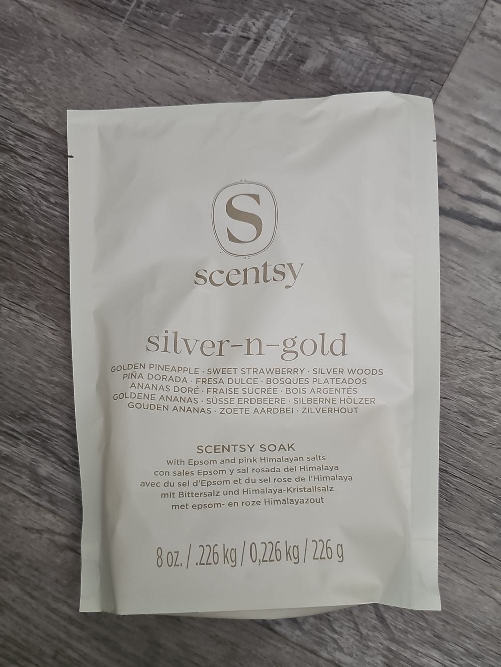 Scentsy Soak Bath Salts "Silver-N-Gold" 8oz Single-Use Pack